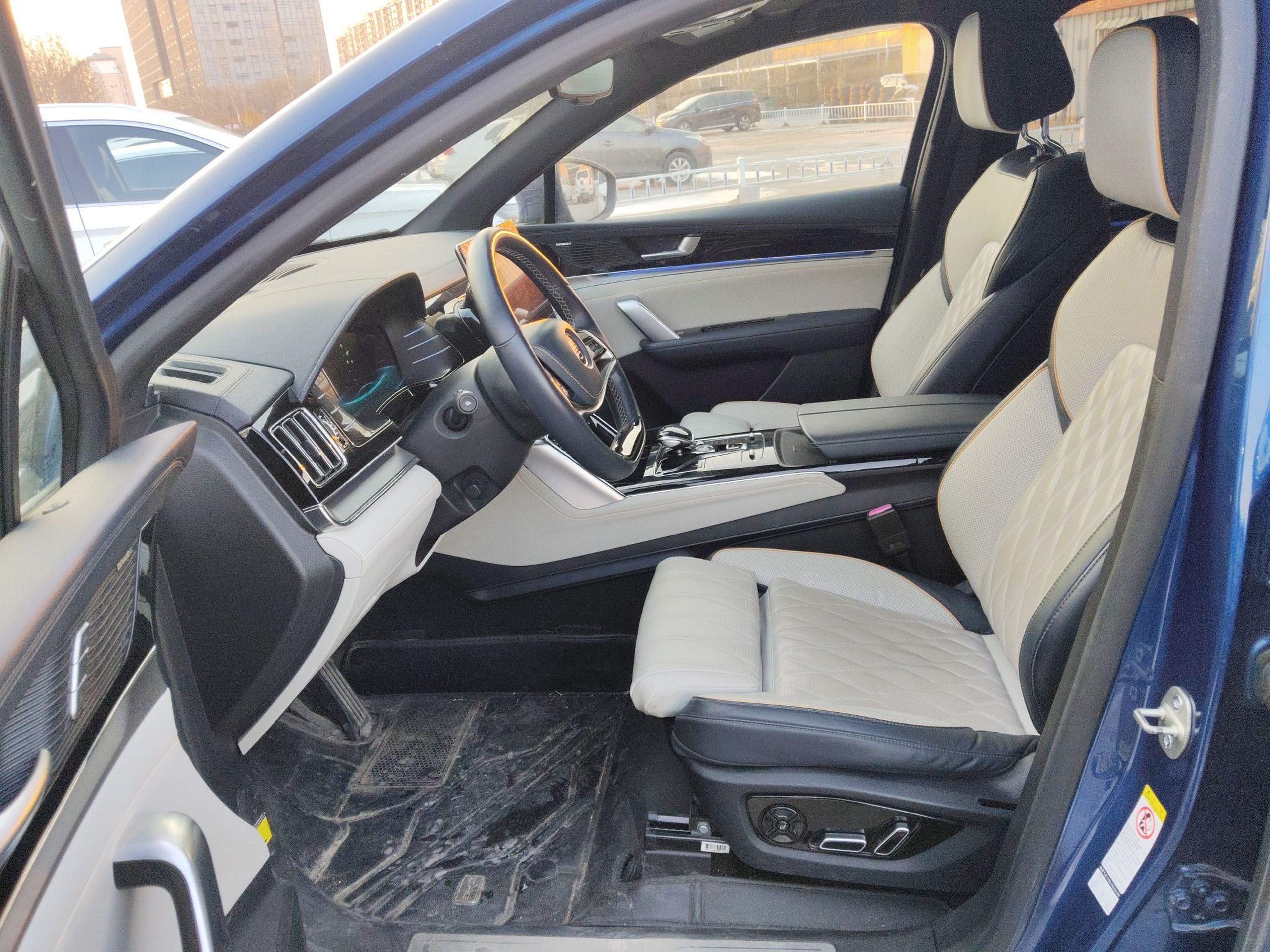 Переднее сиденье в автомобиле