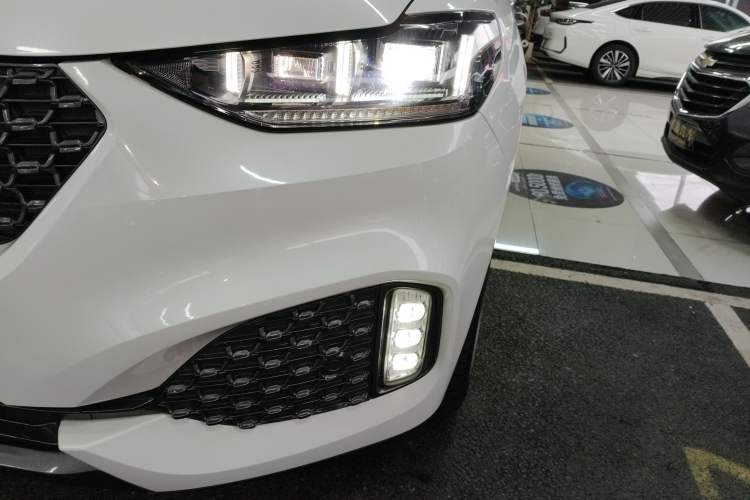 Used Wey VV6 2020 2.0T Two-Wheel Drive Smart Enjoyment+