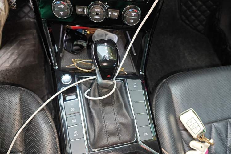 Used Volkswagen Passat 2019 330TSI Luxury Edition China V Standard Gear Lever