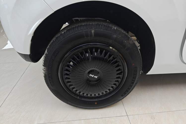 Used Geely Galaxy Panda 2025 210 km – Yuanqi Bear Right Rear Wheel Hub