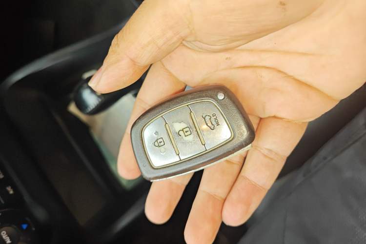 Used Hyundai ix35 2013 2.0L Automatic Two-Wheel Drive Smart GLS China IV Standard