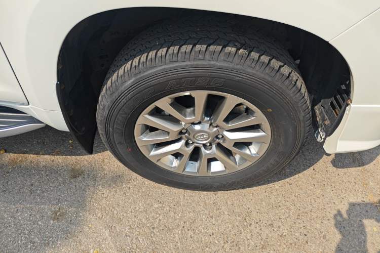 Used Toyota Prado 2019 3.5L Automatic TX-L Deluxe Edition with Rear-Mounted Spare Tire Right Front Wheel Hub