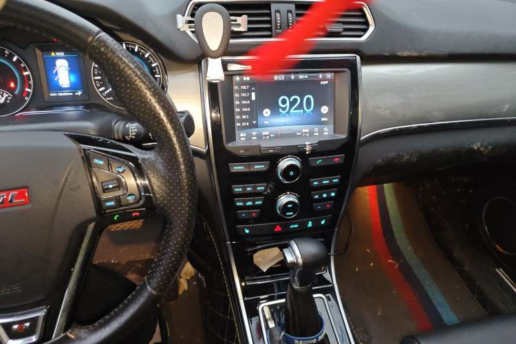 Used Haval H2 2015 1.5T Automatic Two-Wheel Drive Prestige Edition Audio And AC Panel