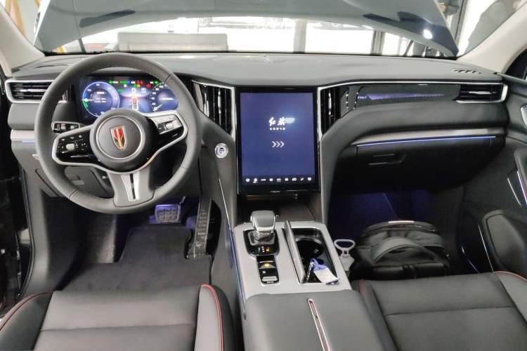 Used Hongqi HS7 PHEV 2025 Model 2.0T PHEV Four-Wheel Drive 2 Millionth Anniversary Edition—7 Seats
