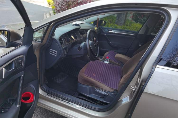 Used Volkswagen Golf 2016 230TSI Automatic Comfort Version Driver Seat