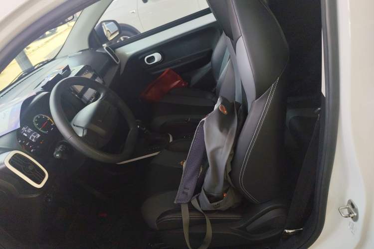 Used Roewe Clever 2022 311km QiQi BoBo Edition Left Front Seat