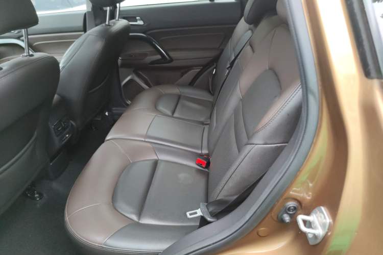 Used GAC Trumpchi GS4 2017 235T Manual Two-Wheel Drive Luxury Edition Left Rear Seat