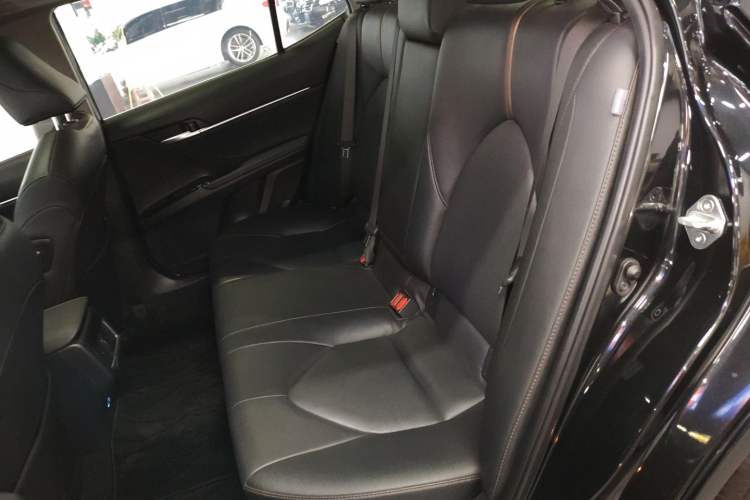 Used Toyota Camry 2023 2.0G Luxury Edition