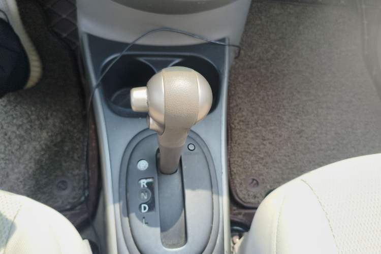 Used Nissan Sunny 2011 1.5XL CVT Luxury Edition Gear Lever