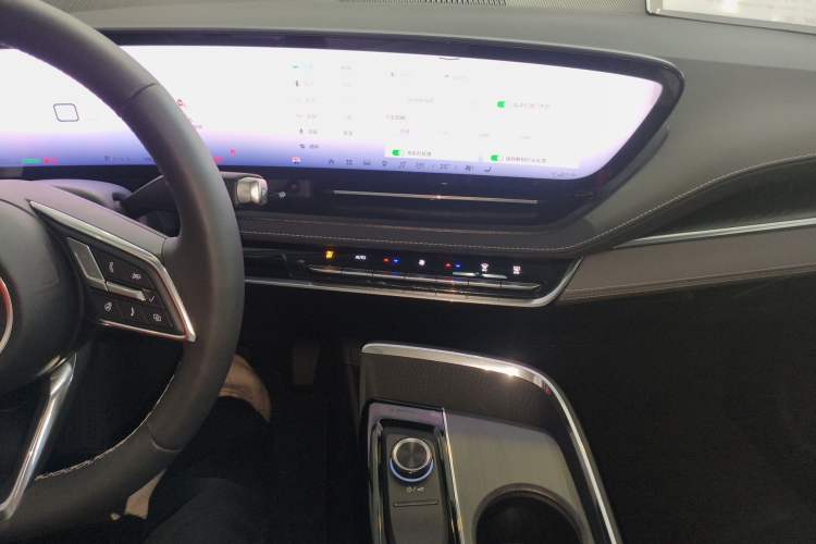 Used Buick E5 2025 Model 620KM Prestige Edition Audio And AC Panel