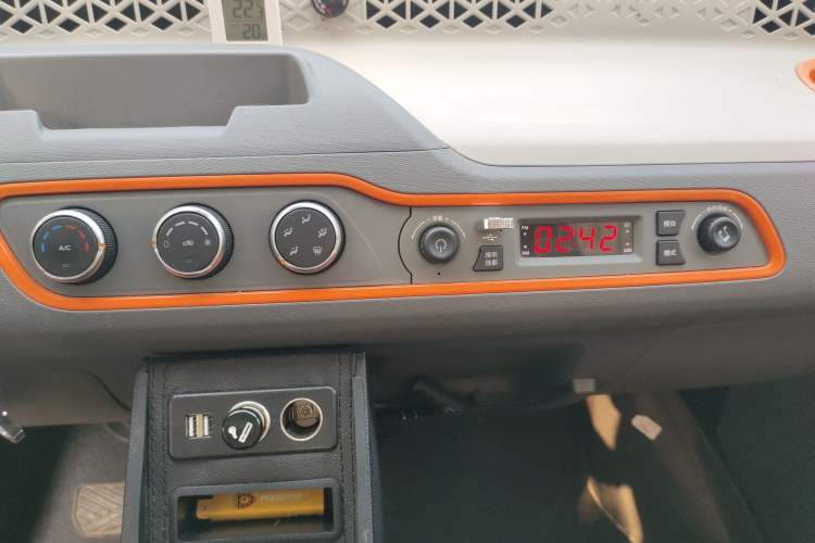 Used Dongfeng Fengon MINIEV 2022 Simple Style Comfort Version Audio And AC Panel