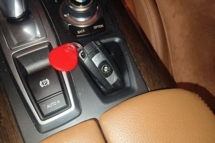 Used BMW X6 2014 xDrive35i Sport model
