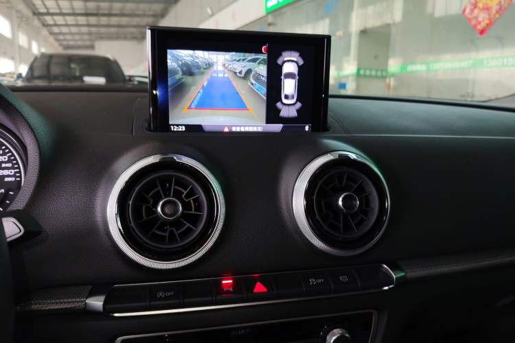 Used Audi A3 2017 Limousine 35 TFSI Style Edition Audio And AC Panel