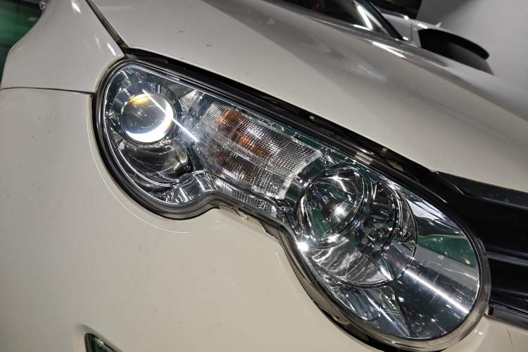 Used Roewe 550 2010 550S 1.8L Automatic Start-Zhen New Year Edition Right Front Headlight