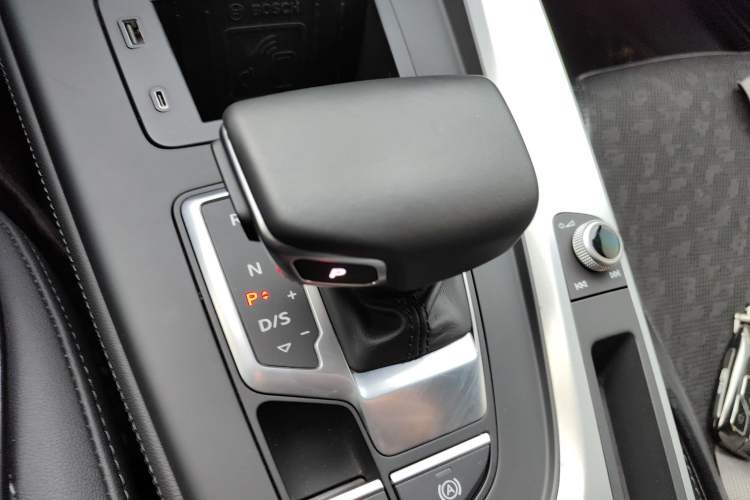 Used Audi A4L 2022 40 TFSI Luxury Dynamic Model