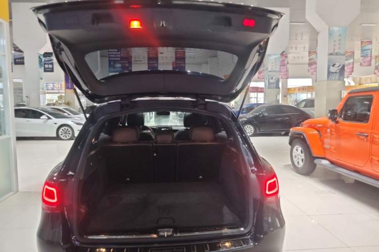 Used Mercedes-Benz GLC 2022 GLC 260 L 4MATIC Luxury Model Trunk