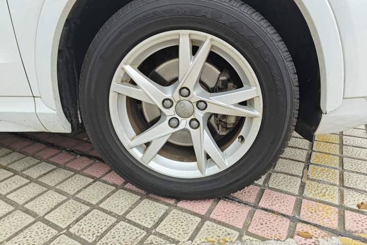 Used Audi Q3 2017 30 TFSI Fashion Model Right Front Wheel Hub