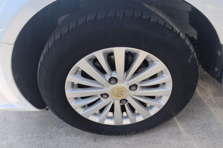 Used Buick Excelle 2015 1.5L Manual Classic Trim
