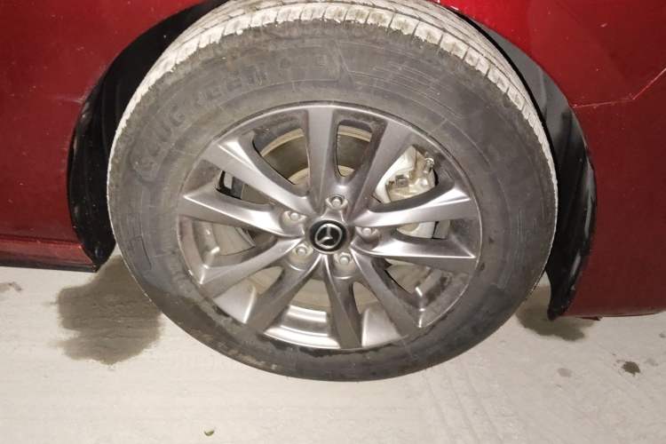 Used Mazda 3 Axela 2020 1.5L Automatic Luxury Version Right Front Wheel Hub