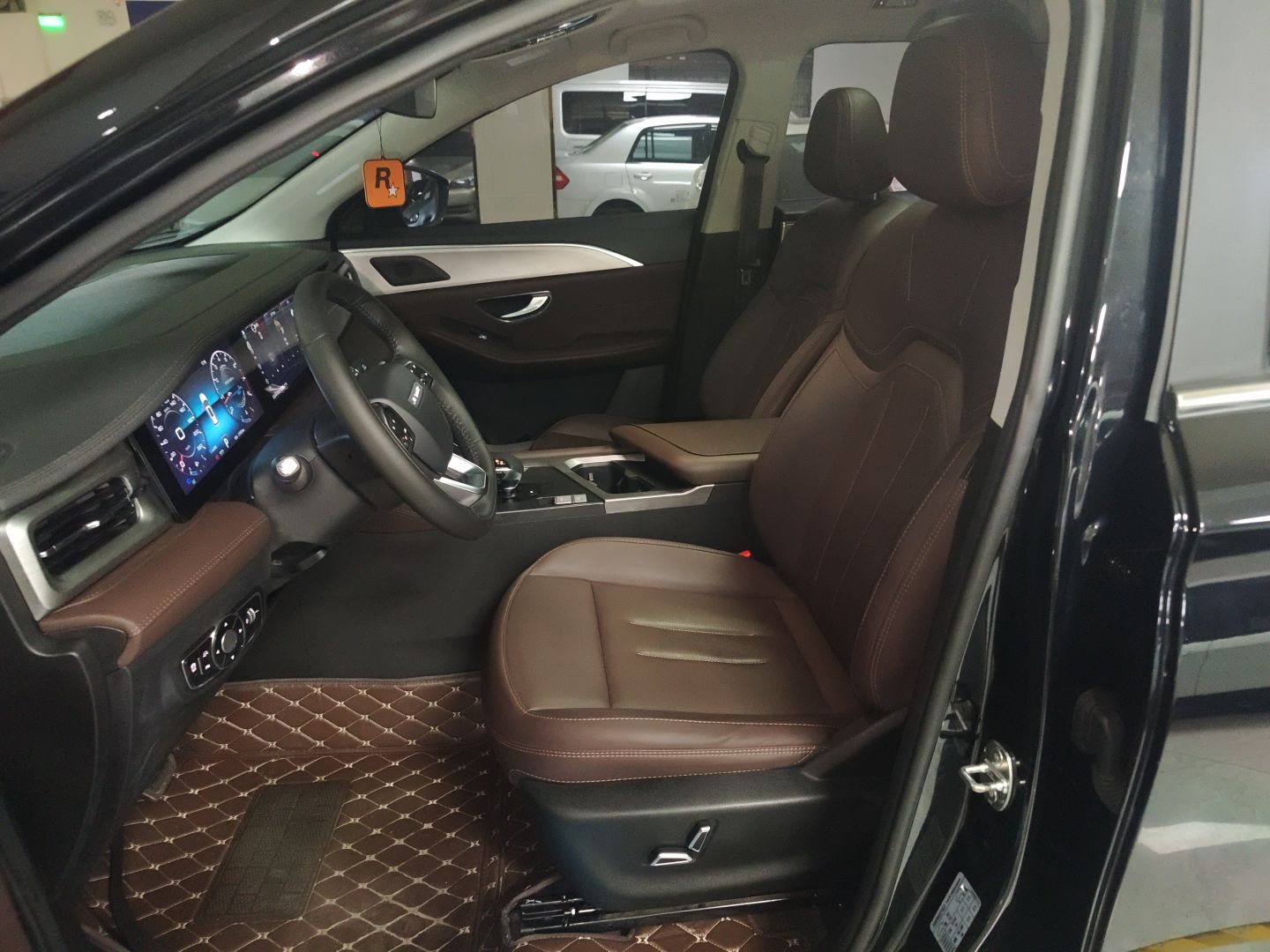 Переднее сиденье в автомобиле