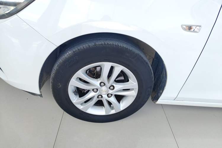 Used Chevrolet Cavalier 2019 320 Automatic Xinyue Edition Left Front Wheel Hub