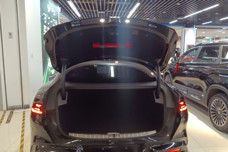 Used Denza Z9 2024 1100 km All-Wheel-Drive Ultra Version