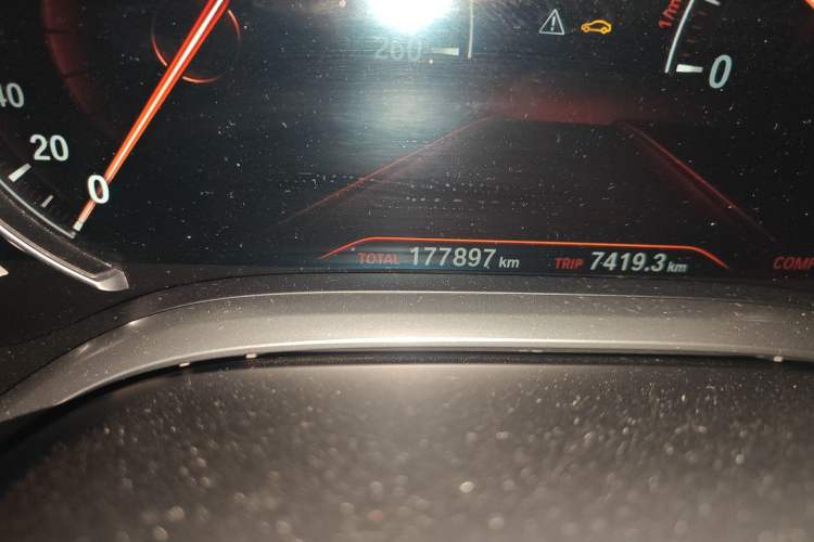 Used BMW 7 Series 2017 730Li Leading Model Odometer Close Up