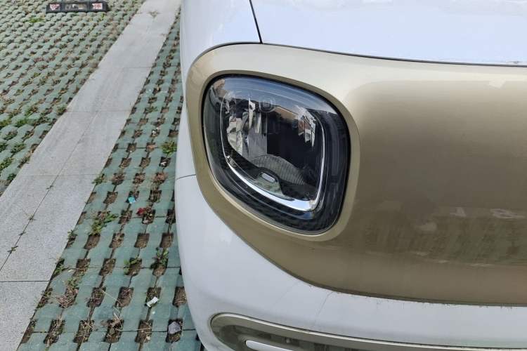 Used Bestune Pony 2025 222km Range Agile Horse Right Front Headlight