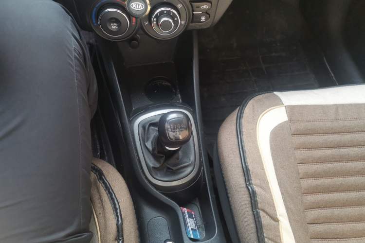 Used Kia K2 2012 Sedan 1.4L MT GLS Commemorative Edition
