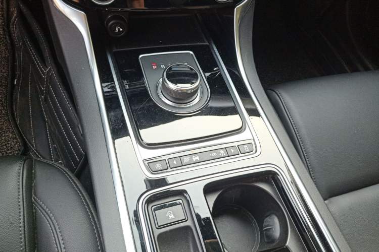 Used Jaguar XFL 2020 XFL 2.0T P200 Two-Wheel-Drive Elite Edition Gear Lever