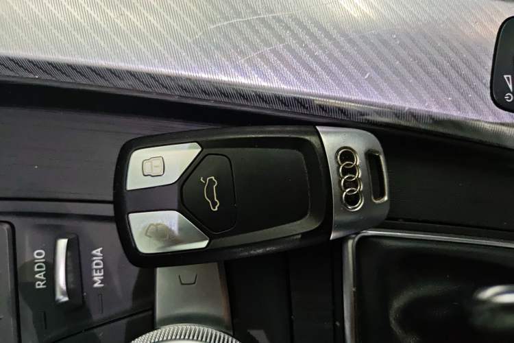 Used Audi A4L 2018 30th Anniversary Edition 40 TFSI Trendy Model Vehicle Key