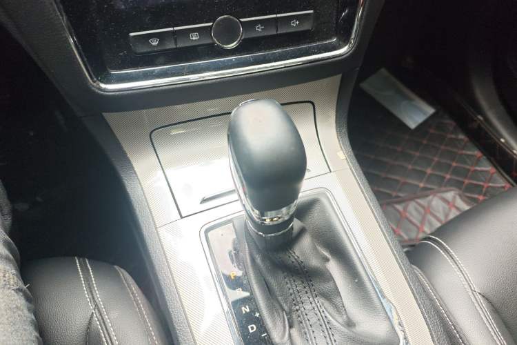 Used Roewe RX5 New Energy 2019 eRX5 50T Internet-Enhanced Flagship Edition Gear Lever