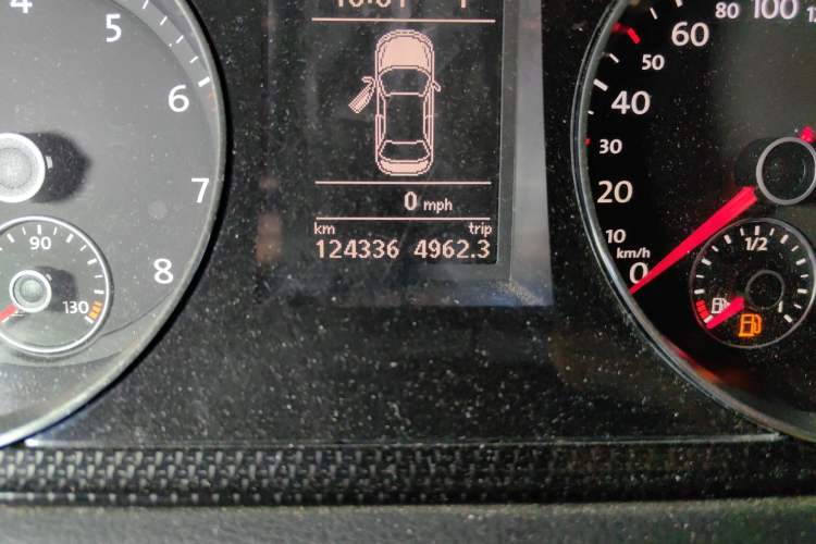 Used Volkswagen Magotan 2012 Revised 1.8TSI Luxury Version Odometer Close Up