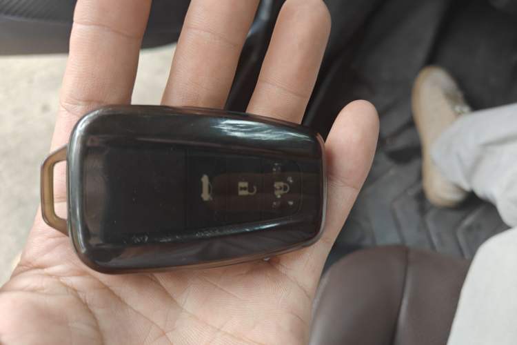 Used Toyota Allion 2021 2.0L Deluxe Edition Vehicle Key