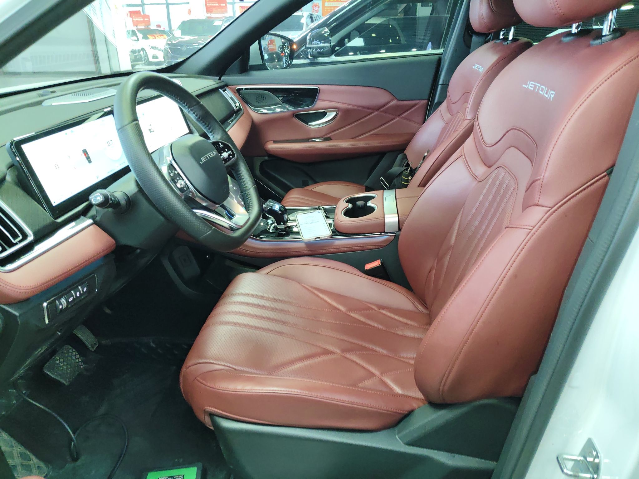 المقاعد الأمامية داخل السيارة