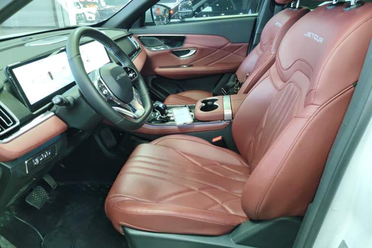 Used JETOUR X70 PLUS 2025 1.5T Luxury Dynamic Edition 5 Seats
