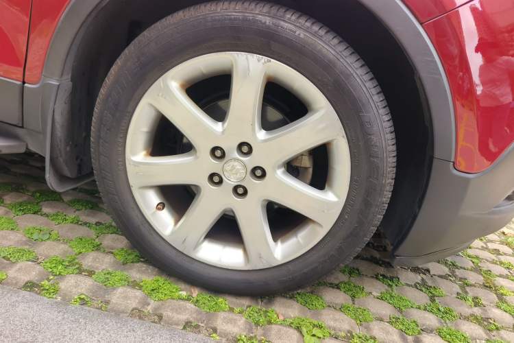 Used Buick Encore 2015 1.4T Automatic Two-Wheel Drive Urban Elite Version Right Front Wheel Hub