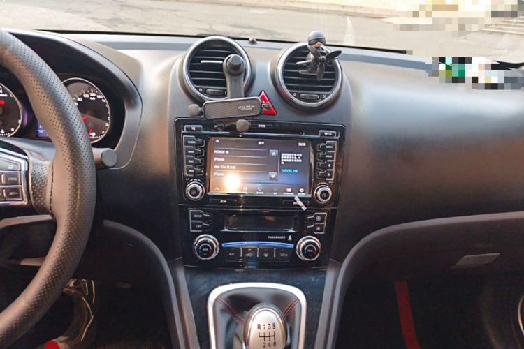 Used Haval H6 2016 Upgraded Model 1.5T Manual Two-Wheel Drive Elite Version
