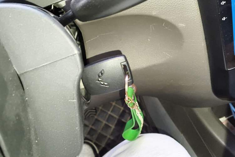 Used Wuling Rongguang V 2018 1.5L Practical Version Vehicle Key