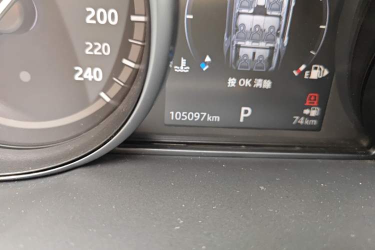 Used Land Rover Discovery 2017 3.0 SC V6 SE Odometer Close Up