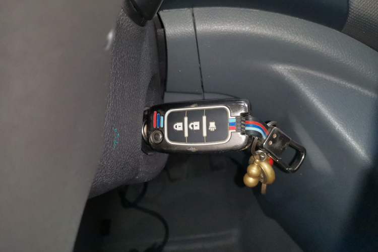 Used Foton Toano 2022 2.0T Manual Tongtu Multi-Function Long Wheelbase Mid-Roof Single-Tire 5/6/7/9-Seater 4F20TC3
