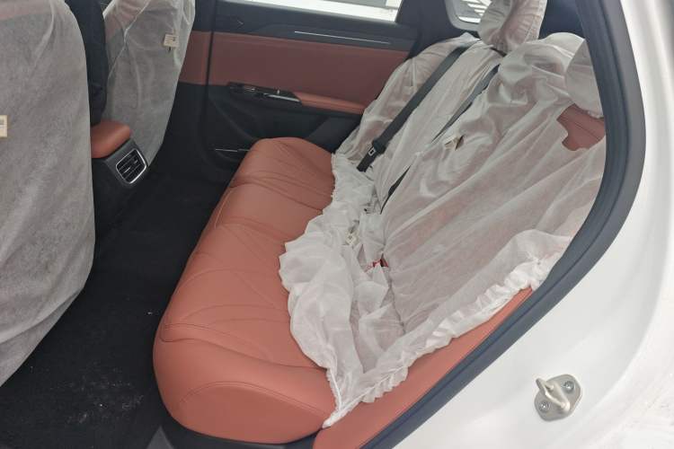 Used Geely Galaxy L6 2025 EM-i 140km Explorer+ Edition Left Rear Seat