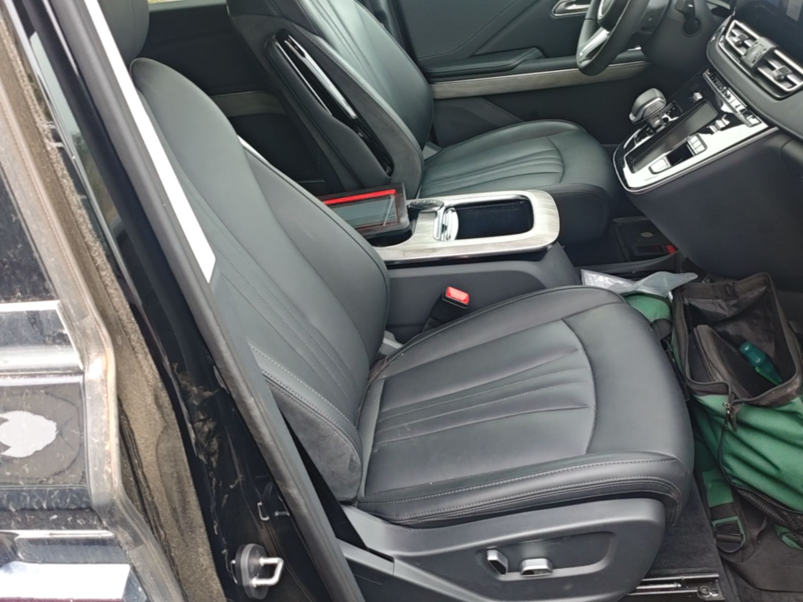 Hongqi HQ9 PHEV 2024 2.0T Four-Wheel Drive Business Edition — снимка 19
