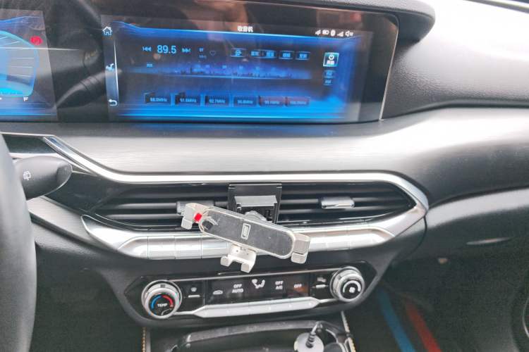 Used Bestune T77 2019 230 TID Automatic Prestige Version China V Emission Standard Audio And AC Panel