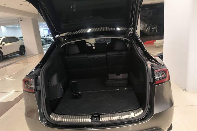 Used Tesla Model Y 2022 Rear-Wheel-Drive Version