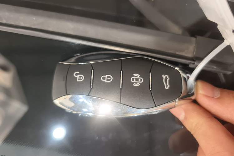 Used Hongqi EH7 2025 600 Smart Selection Edition
