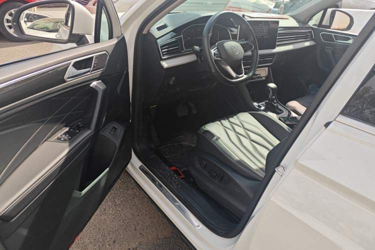 Used Volkswagen Tiguan L 2023 330TSI Automatic Two-Wheel Drive Smart Edition Driver Seat