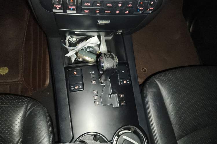 Used Kia Borrego 2008 3.8L Luxury Edition China IV