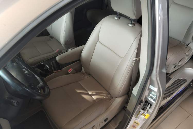 Used Toyota SIENNA 2015 3.5L 4WD LE Gasoline U.S. Specification Left Front Seat