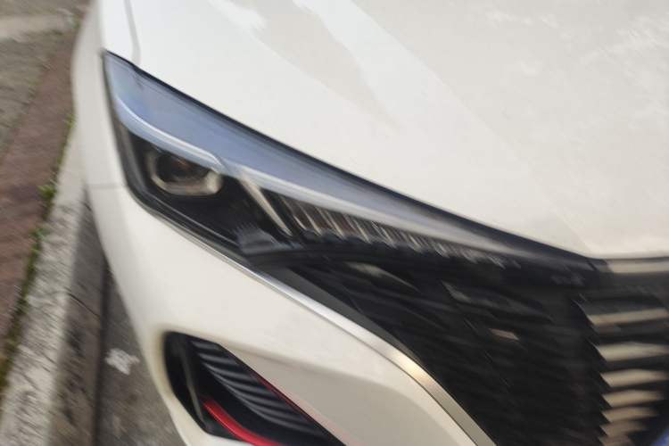 Used CHANGAN Eado 2023 Changan Edition PLUS Blue Whale NE 1.4T GDI DCT Prestige Version Right Front Headlight